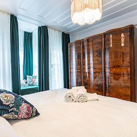 Historical 4-Br Home Steps From Besiktas Stadium & Bosphorus Views - Prime Nisantasi Location! Stambuł Zewnętrze zdjęcie