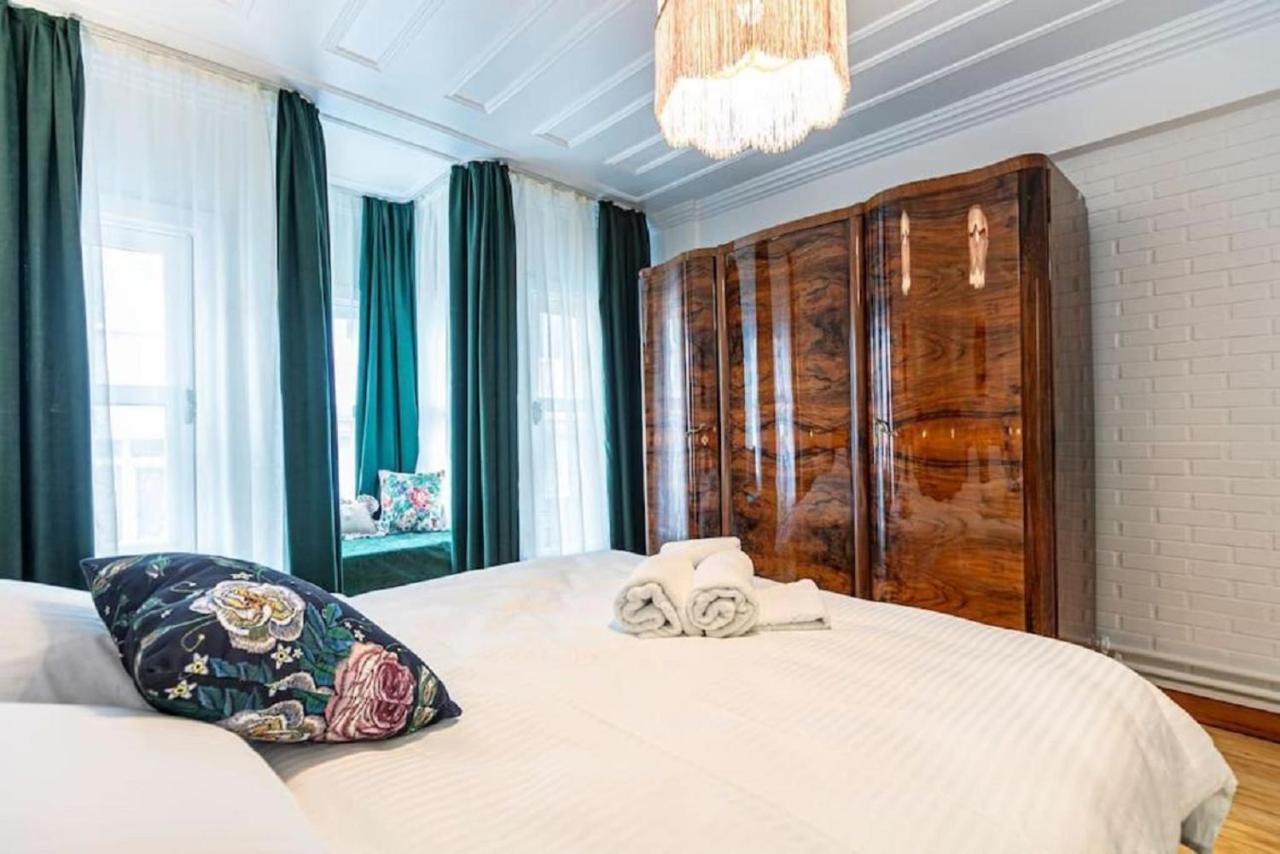 Historical 4-Br Home Steps From Besiktas Stadium & Bosphorus Views - Prime Nisantasi Location! Stambuł Zewnętrze zdjęcie