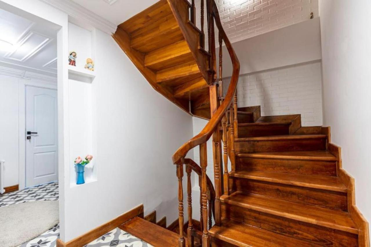 Historical 4-Br Home Steps From Besiktas Stadium & Bosphorus Views - Prime Nisantasi Location! Stambuł Zewnętrze zdjęcie