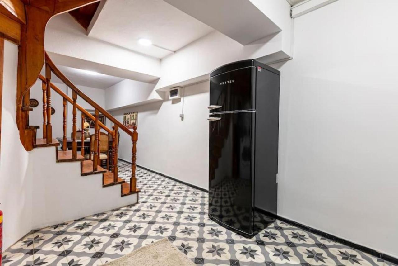 Historical 4-Br Home Steps From Besiktas Stadium & Bosphorus Views - Prime Nisantasi Location! Stambuł Zewnętrze zdjęcie