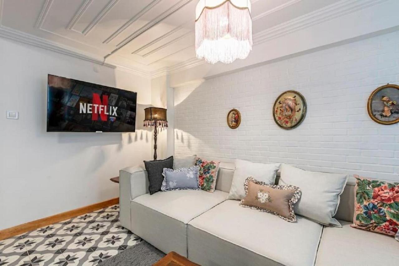 Historical 4-Br Home Steps From Besiktas Stadium & Bosphorus Views - Prime Nisantasi Location! Stambuł Zewnętrze zdjęcie